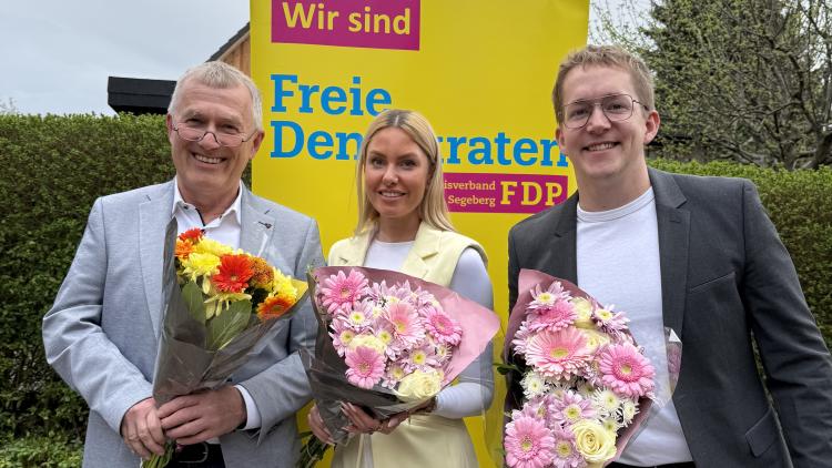 Die drei FDP-Kandidaten für die Landtagswahl 2027 im Kreis Segeberg: Nora Grundmann, Helmer Krane und Tobias Mährlein 
